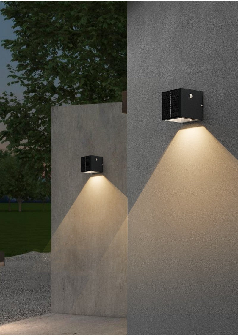 ShineCraft - Elegancka Lampa Ścienna z Aluminium