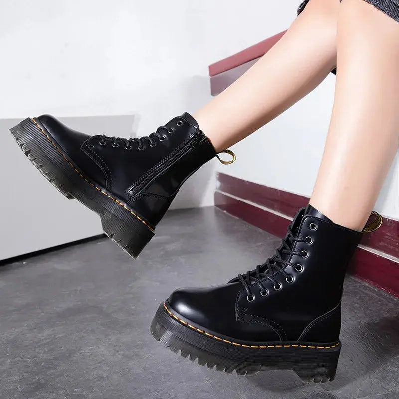 Stylish Leather Platform Boots with Chunky Sole – Comfortable Urban Footwear for All-Day Wear 4