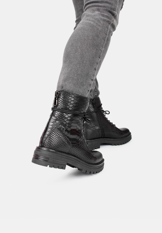 Stylish Women's Lace-Up Boots with Python Pattern – Comfortable and Versatile Footwear 4