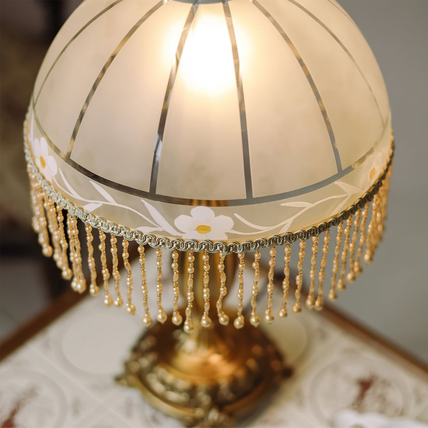 TasselLuxe - Table Lamp