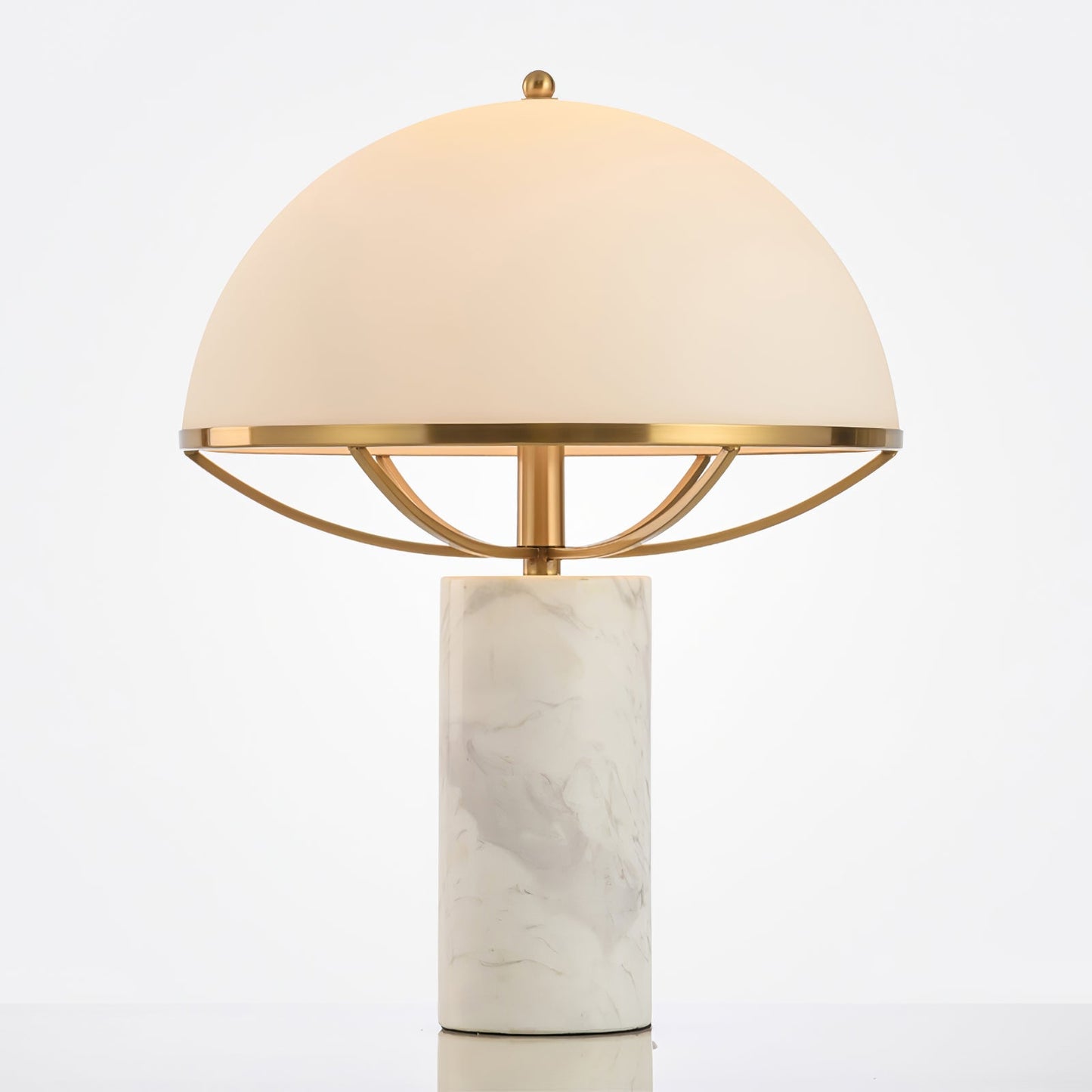 LuxeGlow – Lampada in Vetro con Finitura Dorata e Base in Marmo