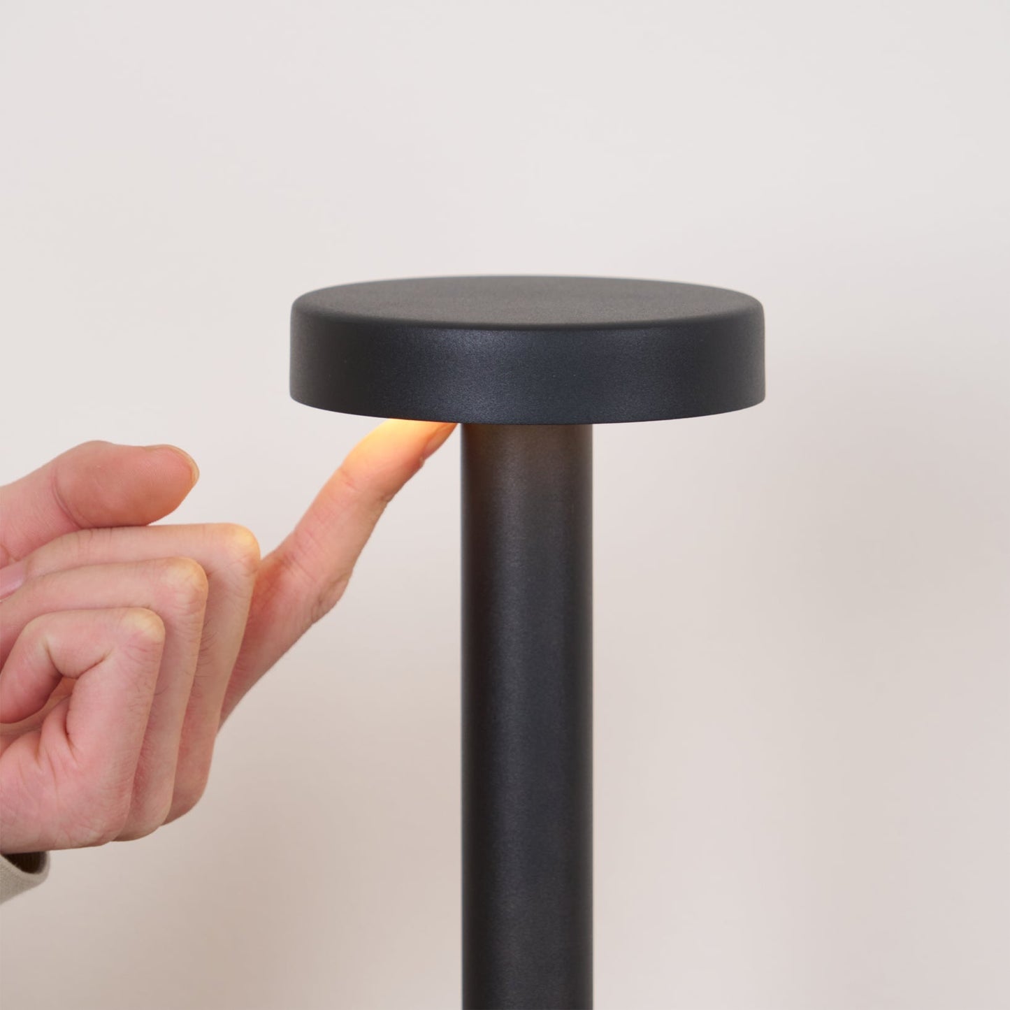 LumoMag - Draagbare Tafel Lamp met Magnetische Basis