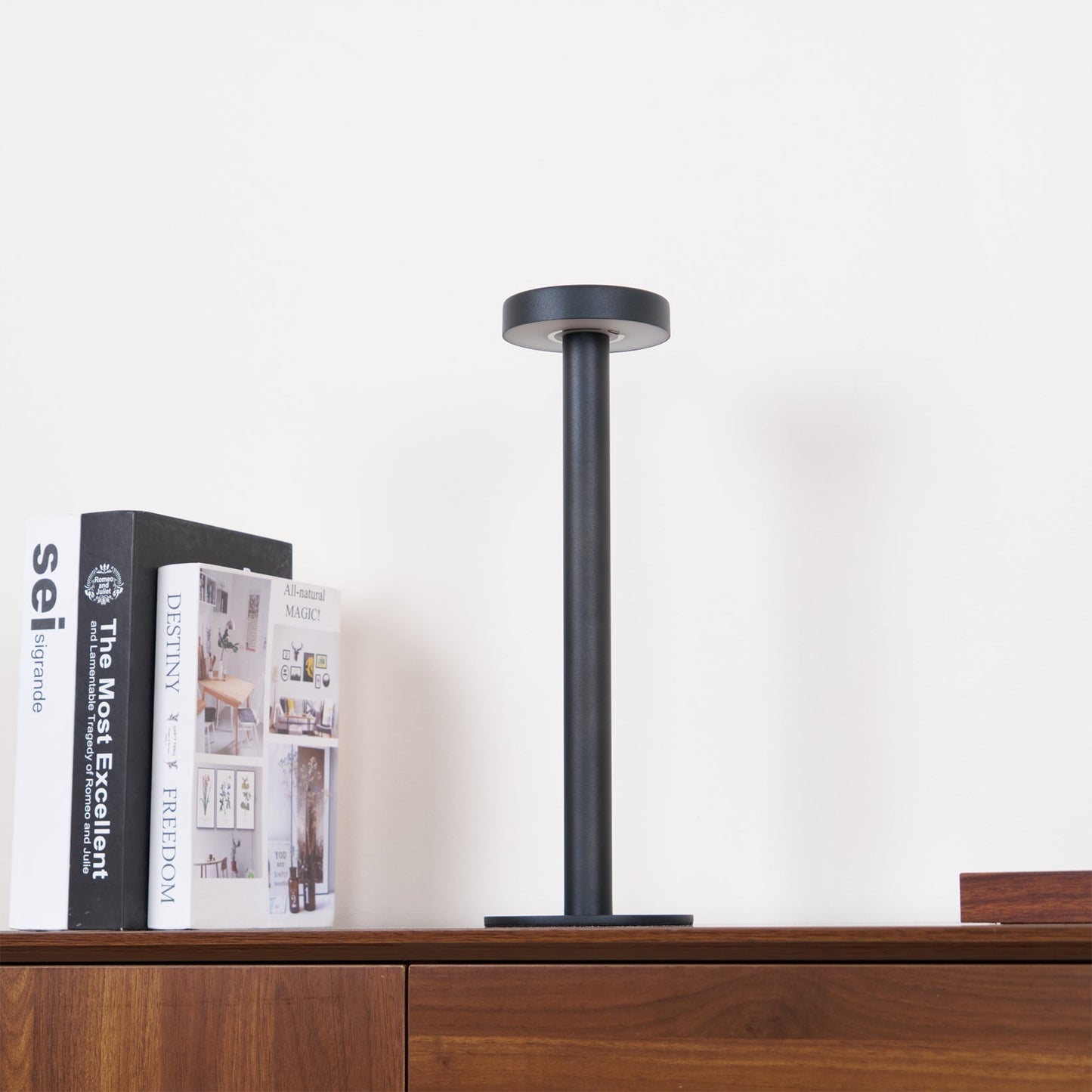 LumoMag - Draagbare Tafel Lamp met Magnetische Basis