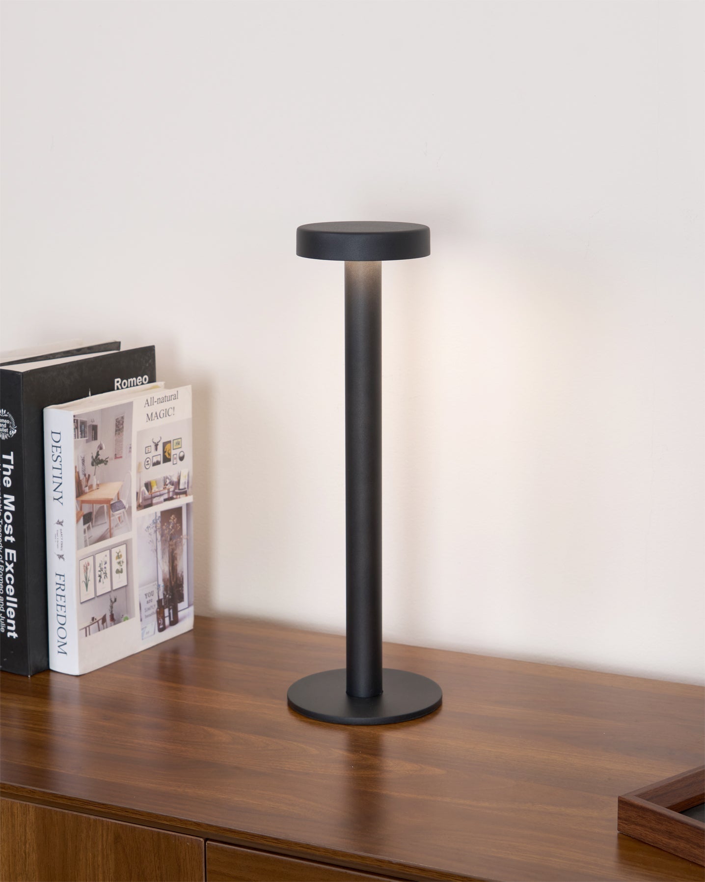 LumoMag - Draagbare Tafel Lamp met Magnetische Basis