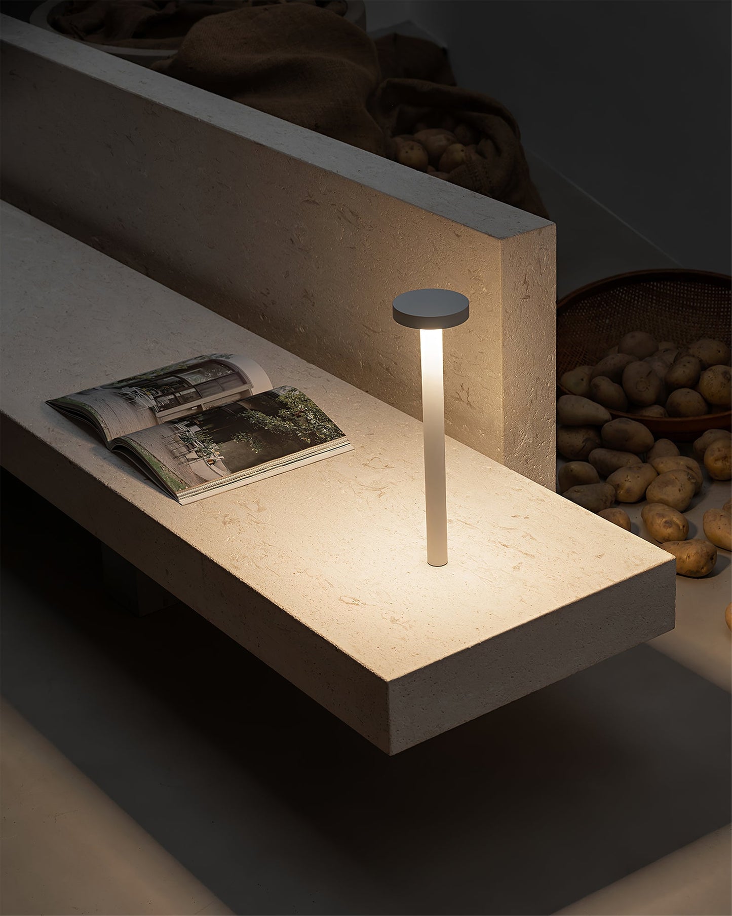 LumoMag - Draagbare Tafel Lamp met Magnetische Basis