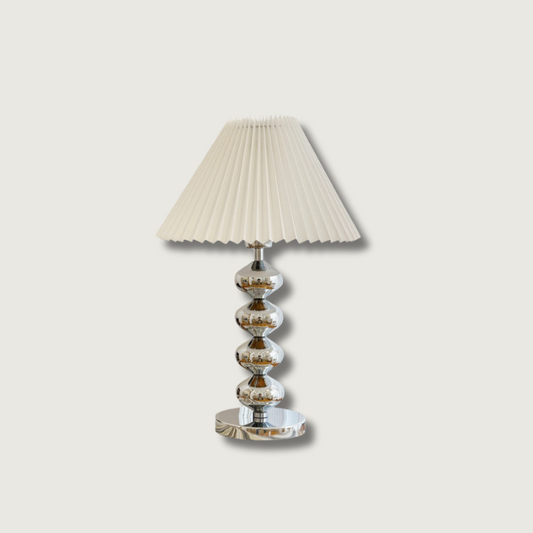 LuxeZuma - Table Lamp with Sleek Base and Cozy Illumination