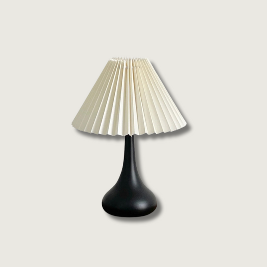 TimelessGlow - Table Lamp with Drum Aesthetic and Soft Radiance
