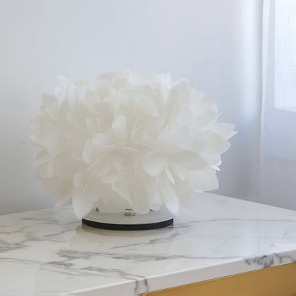 LeafGlow – Lampada da Tavolo Contemporanea con Accento a Petali Floreali
