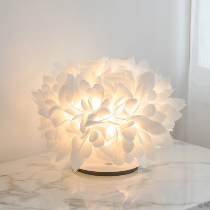 LeafGlow – Lampada da Tavolo Contemporanea con Accento a Petali Floreali