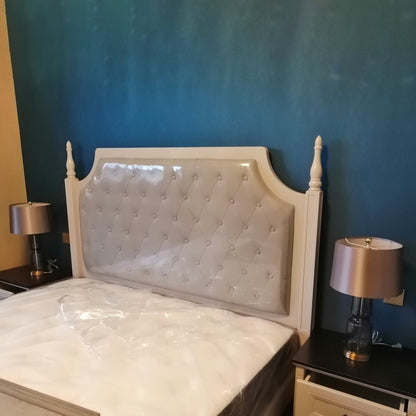 LuxAura – Elegante Lampada da Tavolo in Metallo e Vetro