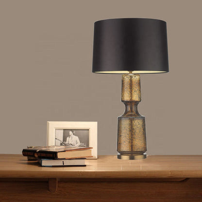 LuxAura – Elegante Lampada da Tavolo in Metallo e Vetro
