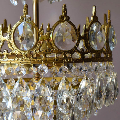 GleamAura – Elegante Lampada da Tavolo in Cristallo con Base Dorata