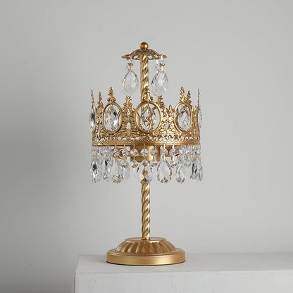 GleamAura – Elegante Lampada da Tavolo in Cristallo con Base Dorata