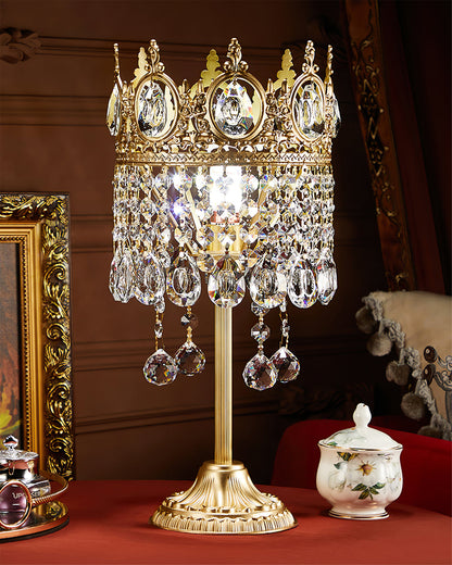 GleamAura – Elegante Lampada da Tavolo in Cristallo con Base Dorata