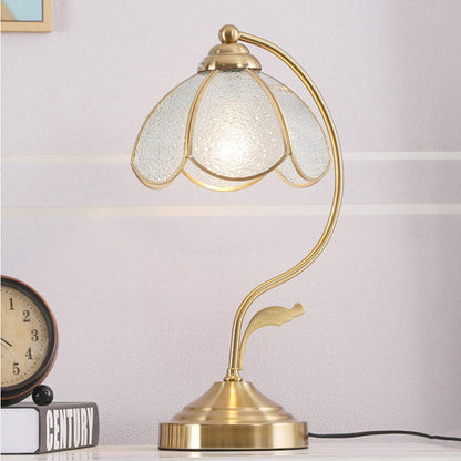 GlowPetal – Lámpara de Mesa de Vidrio Floral Lujuosa