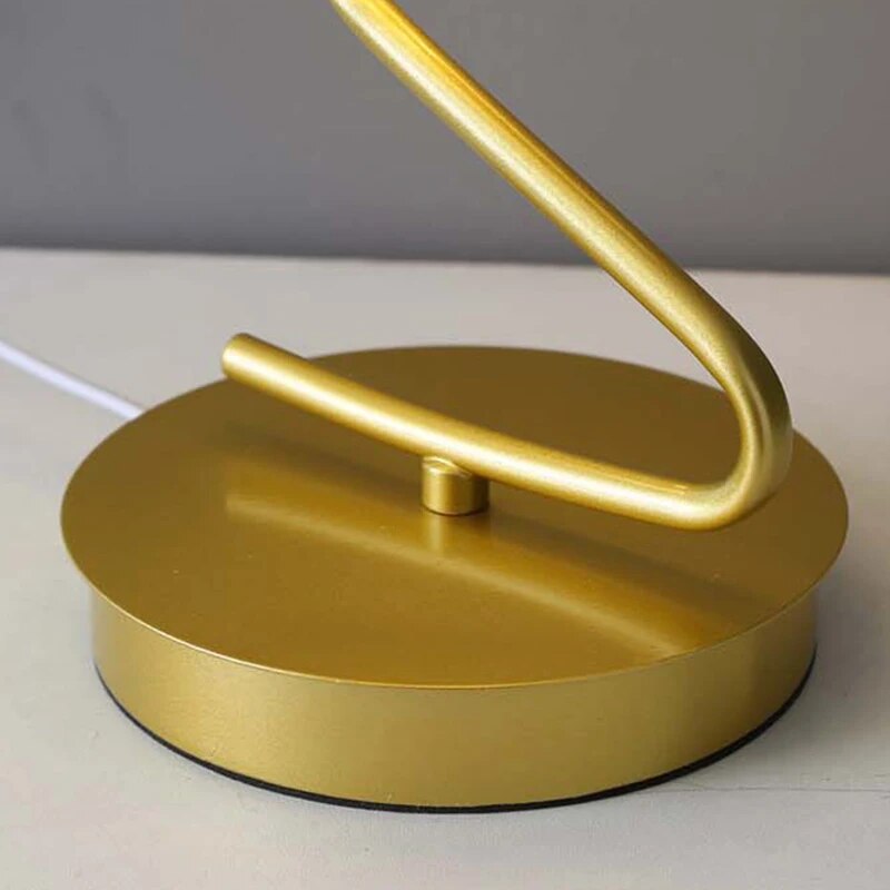 AuraMettle – Elegant and Functional LED Desk Lamp