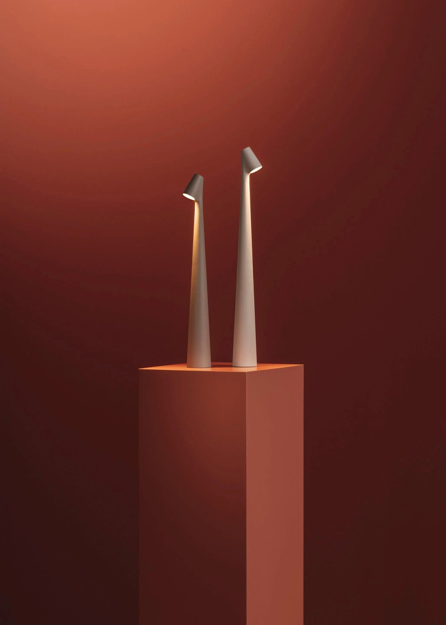 NordicGlow | Lampe de table LED sans fil élégante et dimmable pour salon