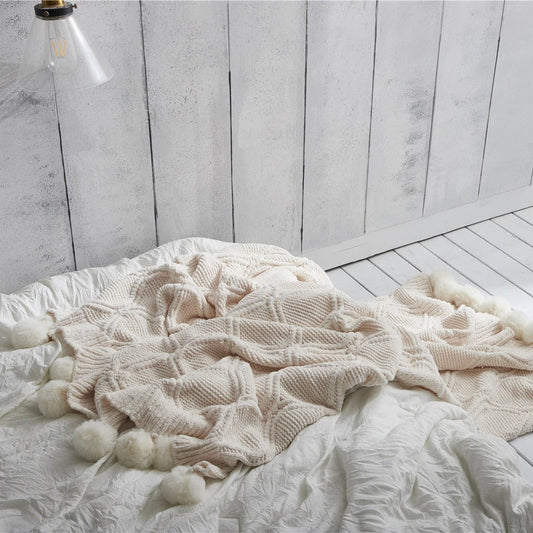 KnitPom - Adorable Pompon Chenille Blanket