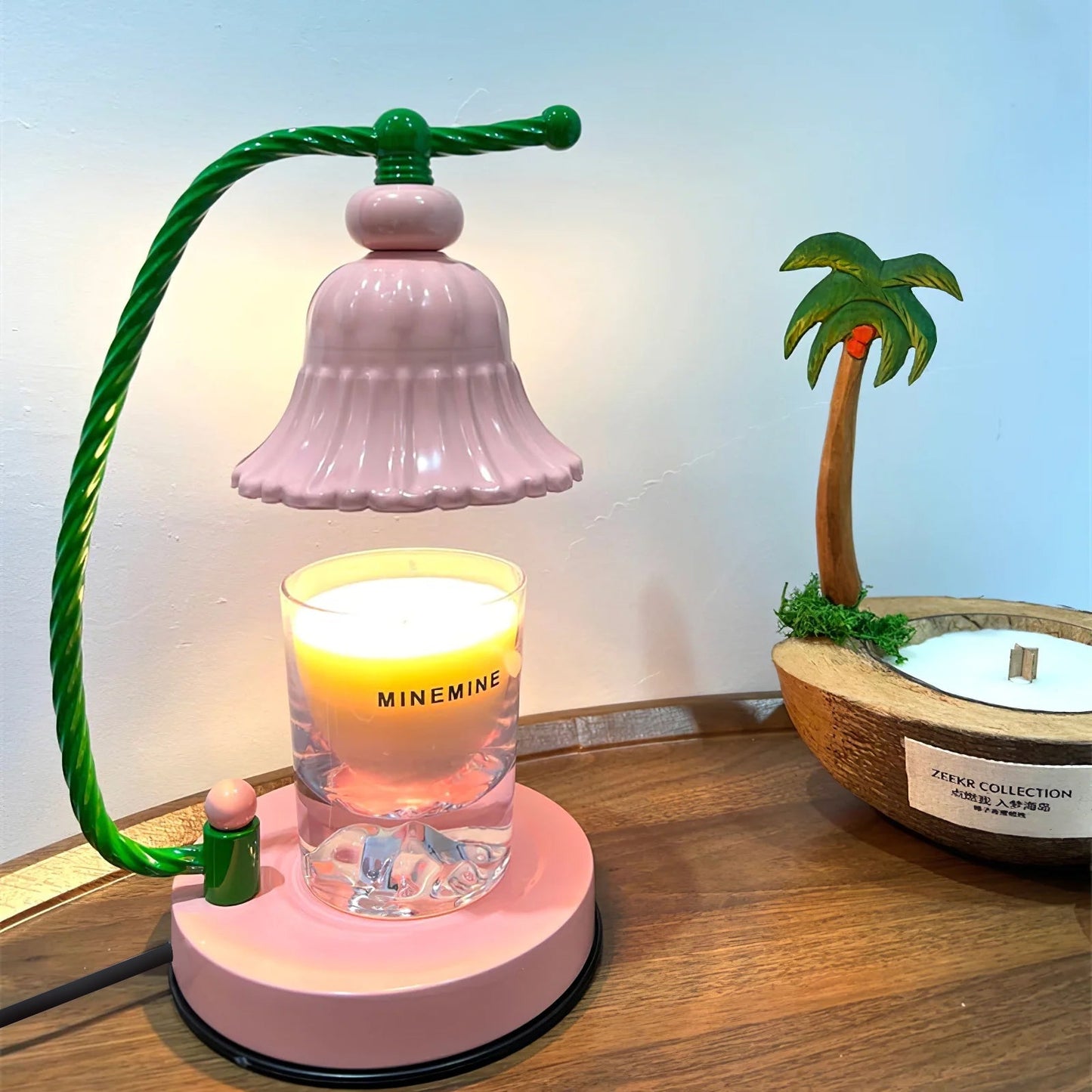 BloomAura – Lampada da Tavolo in Vetro Rosa Incantevole