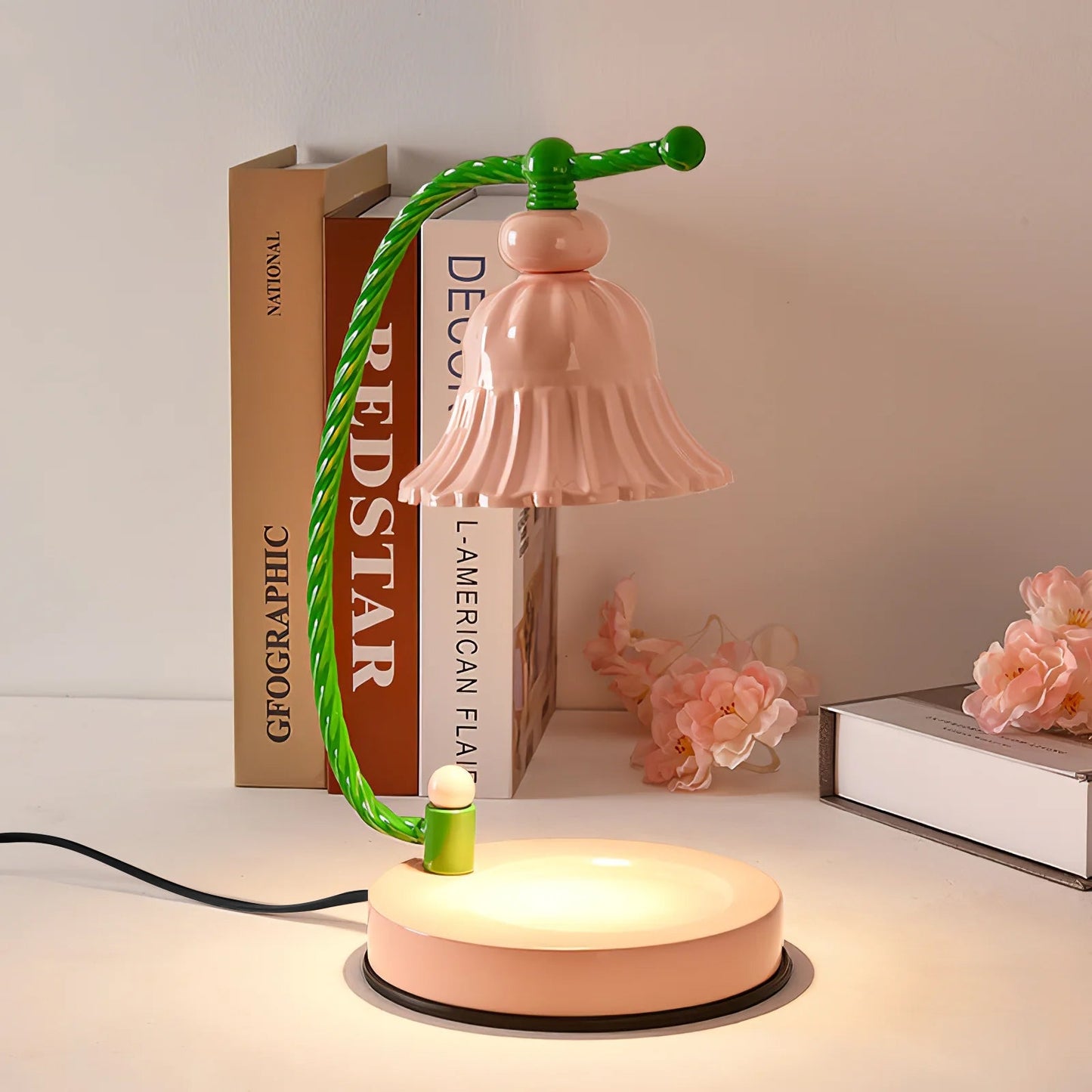 BloomAura – Lampada da Tavolo in Vetro Rosa Incantevole