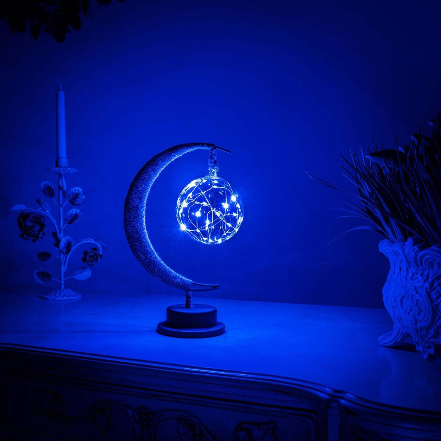 EnchantedGlow – Magical Moon Lamp