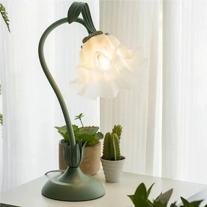 BloomBeam - Adjustable Retro Table Lamp